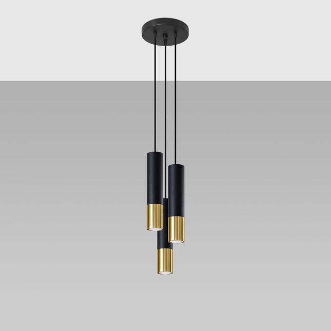 Suspension cascade Duo Metallic à trois tubes noir et doré sur fond clair