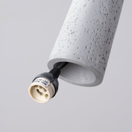 Suspension Electra en Béton, détail du câble textile noir