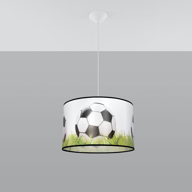 Suspension Enfant Football sur Pelouse 40 cm, vue de face avec son point d'accroche