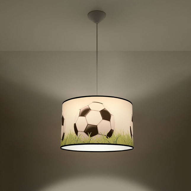 Suspension Enfant Football sur Pelouse 40 cm, vue de profil sur fond blanc