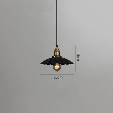 Schéma de la suspension festonnée en métal noir, abat-jour de 25 cm et hauteur de 14 cm