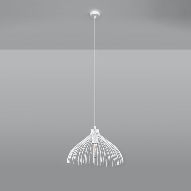 Suspension Fleur blanche a double cage filaire en acier, suspendue a un plafond clair, eteinte