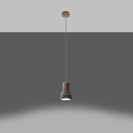 Suspension Fusion Naturelle grise allumée, diffusant une lumière douce et chaleureuse
