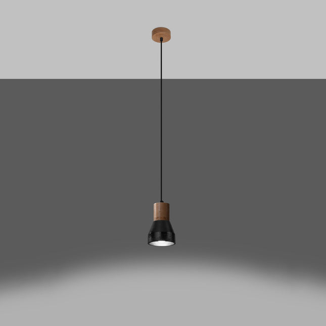 Suspension Fusion Naturelle noire allumée, diffusant une lumière douce et chaleureuse