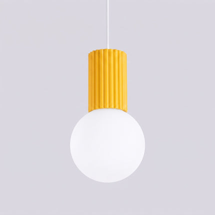Suspension Halo 1 jaune ambré, packshot de trois quarts