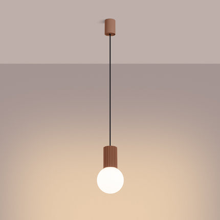 Suspension Halo 1 moka, détail du cylindre nervuré en aluminium et du câble de suspension