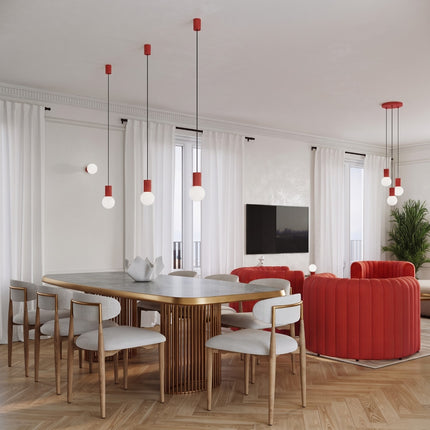 Suspension Halo 1 rouge vif au-dessus d'un îlot de cuisine
