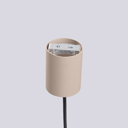 Suspension Halo 1 taupe, vue rapprochée de la finition mate aluminium