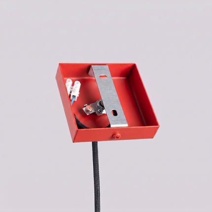 suspension halo 1 tube rouge vif en acier, packshot de trois quarts