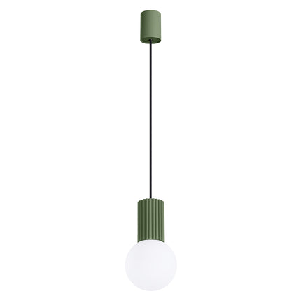 Suspension Halo 1 vert olive, packshot sur fond neutre, globe en verre opalin et cylindre aluminium nervuré