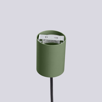 Suspension Halo 1 vert olive, vue rapprochée de la finition mate aluminium