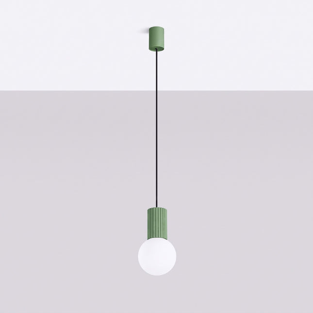 Suspension Halo 1 vert sauge, vue en situation sur fond clair