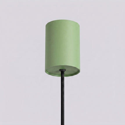 Suspension Halo 1 vert sauge sur fond coloré, vue de trois quarts