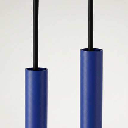 Suspension Halo 2 double tube acier bleu outremer, vue de détail