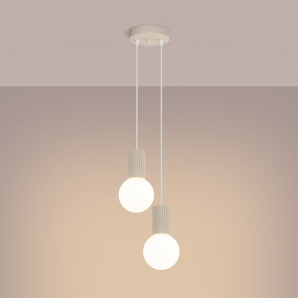 Suspension Halo 2 globes en grappe beige, lumière allumée, diffusion du verre opalin