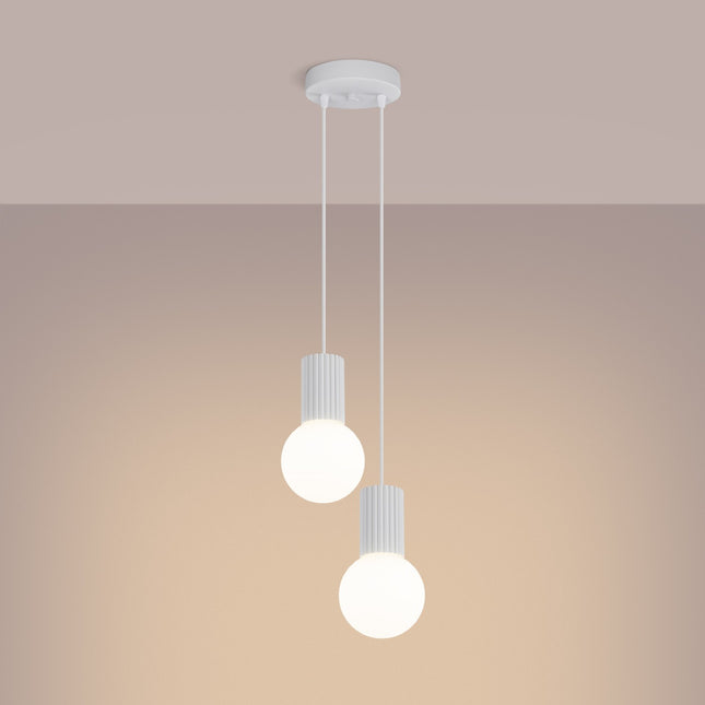 Suspension Halo 2 globes en grappe blanche, lumière allumée, diffusion du verre opalin