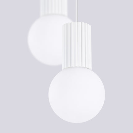 Suspension Halo 2 globes en grappe blanche, packshot de trois quarts