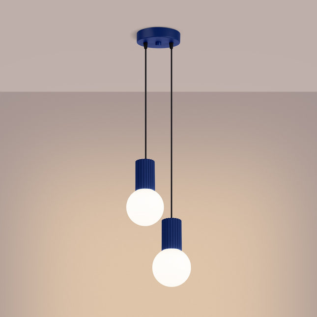 Suspension Halo 2 globes en grappe outremer, lumière allumée, diffusion du verre opalin