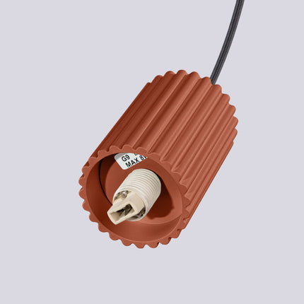 Suspension Halo 2 globes en grappe rouge ocre, détail du cylindre nervuré
