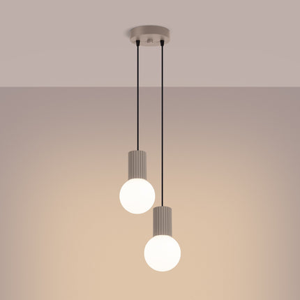 Suspension Halo 2 globes en grappe taupe, lumière allumée, diffusion du verre opalin