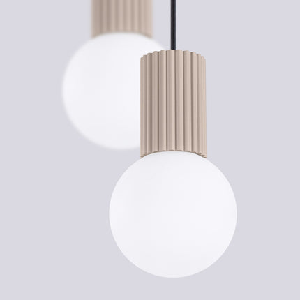 Suspension Halo 2 globes en grappe taupe, packshot de trois quarts