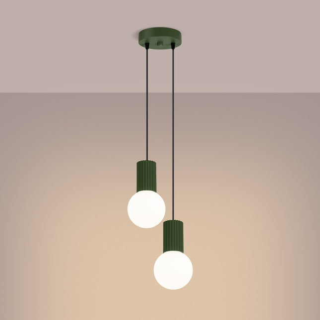 Suspension Halo 2 globes en grappe vert olive, lumière allumée, diffusion du verre opalin