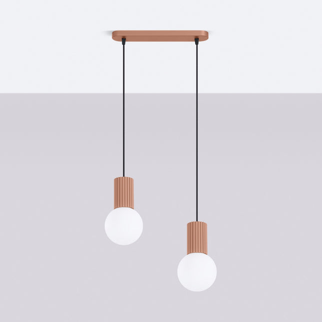 Suspension Halo 2 globes sur barre moka, vue en situation sur fond clair