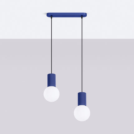 Suspension Halo 2 globes sur barre outremer, vue en situation sur fond clair