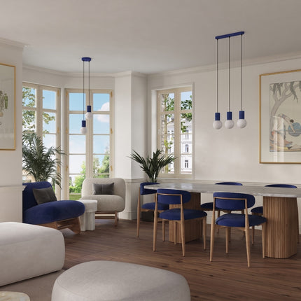 Suspension Halo 2 globes sur barre outremer au-dessus d'un îlot de cuisine