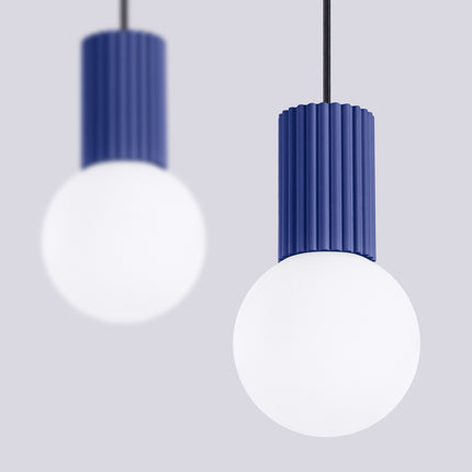 Suspension Halo 2 globes sur barre outremer, packshot de trois quarts