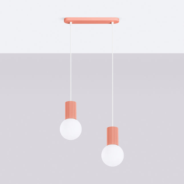 Suspension Halo 2 globes sur barre pêche, vue en situation sur fond clair