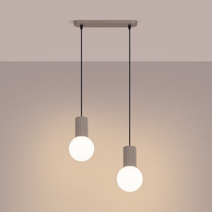 Suspension Halo 2 globes sur barre taupe, lumière allumée, diffusion du verre opalin