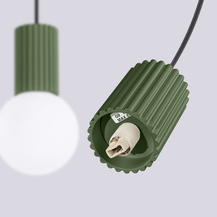 Suspension Halo 2 globes sur barre vert olive, détail du cylindre nervuré