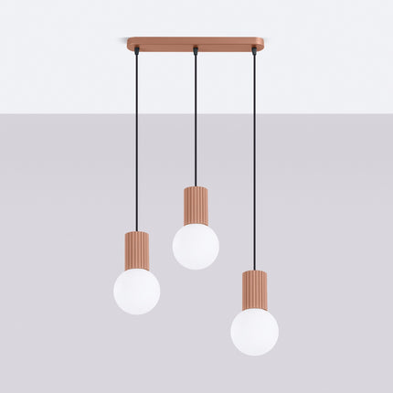 Suspension Halo 3 globes sur barre moka, vue en situation sur fond clair
