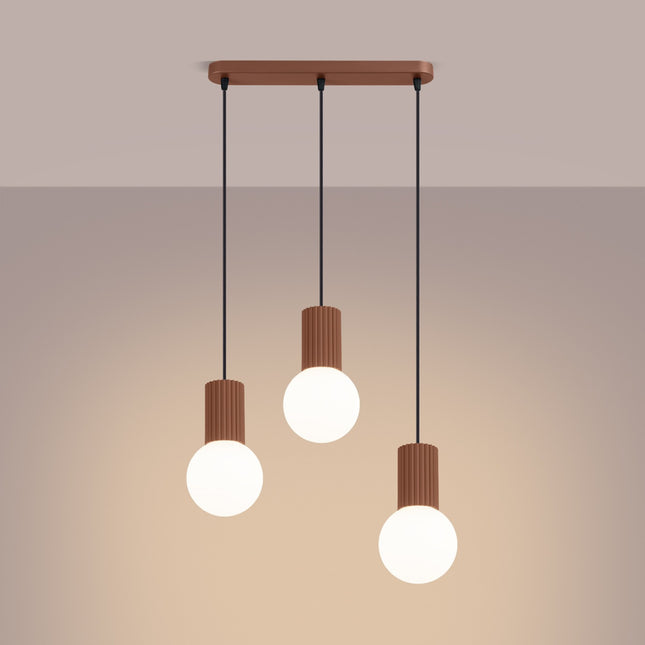 Suspension Halo 3 globes sur barre moka, lumière allumée, diffusion du verre opalin