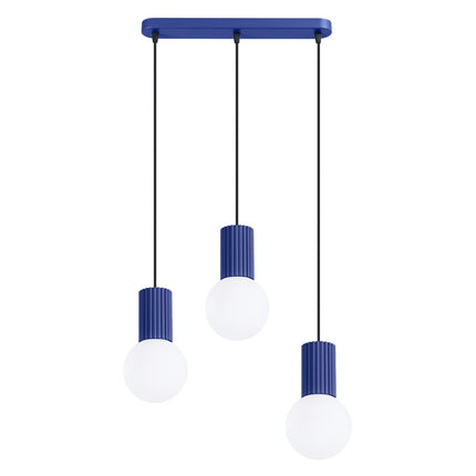 Suspension Halo 3 globes sur barre outremer, packshot sur fond blanc