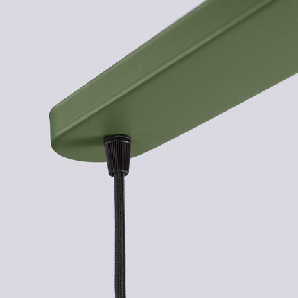 Suspension Halo 3 globes sur barre vert olive, détail de la fixation