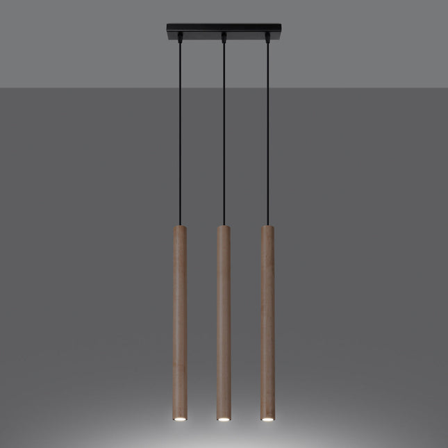 Suspension Halo 3 bois naturel allumée, lumière chaude diffusée vers le bas dans un décor sombre