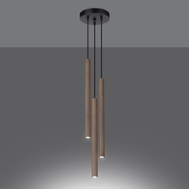 Suspension Halo 3 bois naturel allumée, lumière chaude diffusée vers le bas dans un décor sombre