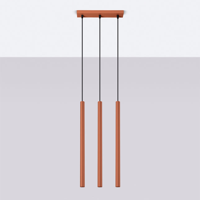 suspension halo 3 tubes alignés rouge ocre en acier, vue en situation