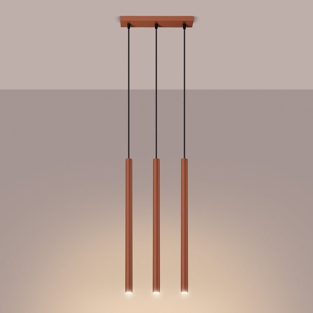 suspension halo 3 tubes alignés rouge ocre en acier, lumière allumée