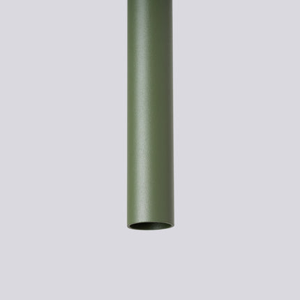 suspension halo 3 tubes alignés vert olive en acier, vue de détail