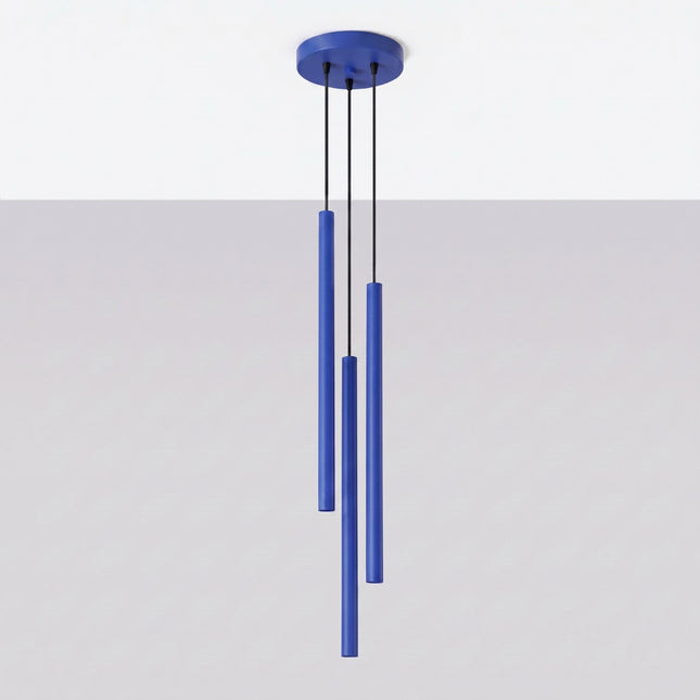 suspension halo 3 tubes étagés bleu outremer en acier, vue en situation