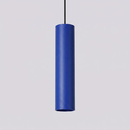 suspension halo 3 tubes étagés bleu outremer en acier, vue de détail