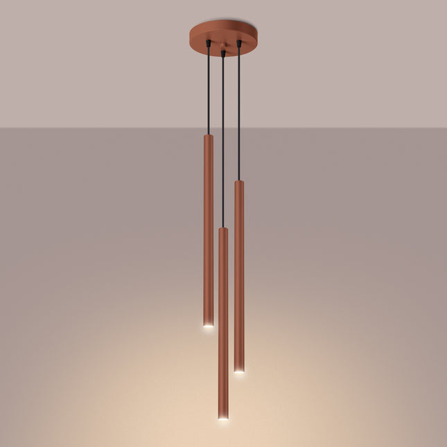 suspension halo 3 tubes étagés rouge ocre en acier, lumière allumée