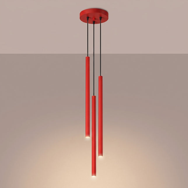 suspension halo 3 tubes étagés rouge vif en acier, lumière allumée