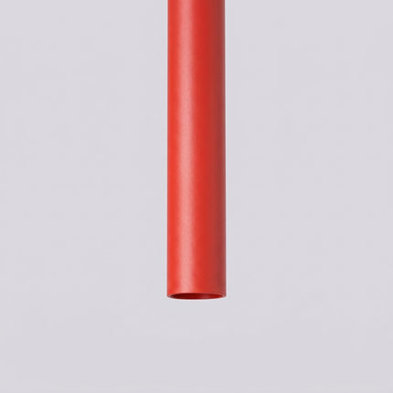 suspension halo 3 tubes étagés rouge vif en acier, vue de détail