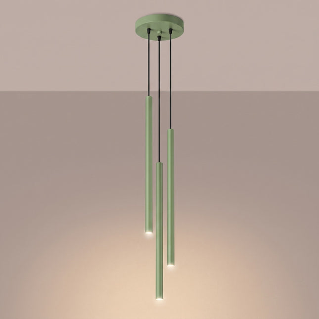 suspension halo 3 tubes étagés vert sauge en acier, lumière allumée