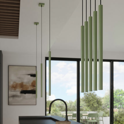 suspension halo 3 tubes étagés vert sauge en acier, intérieur contemporain