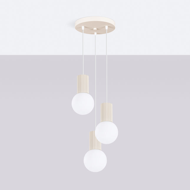 Suspension Halo 3P Beige, luminaire 3 globes verre opalin et aluminium beige mat nervuré, vue d'ensemble